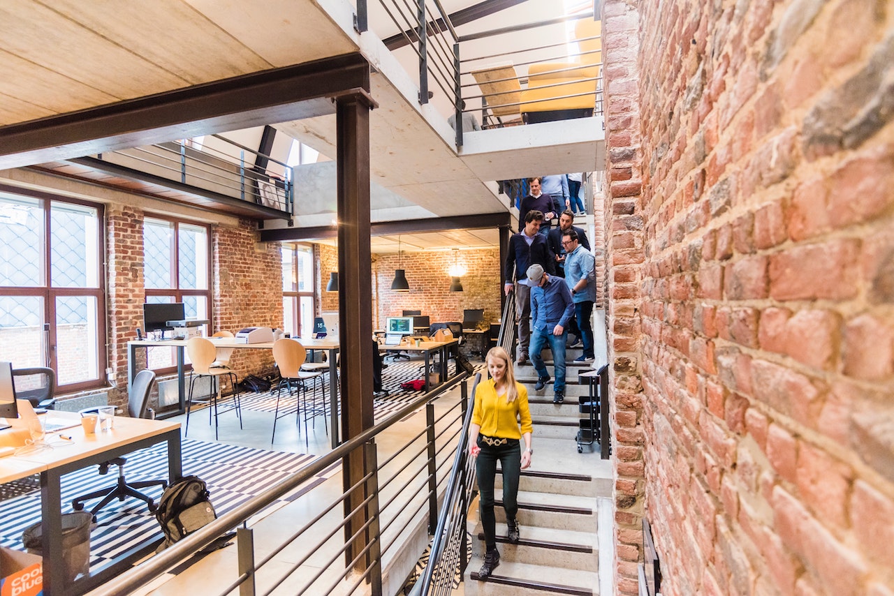 Choose a Perfect Wireless Headset for Open Office Environments